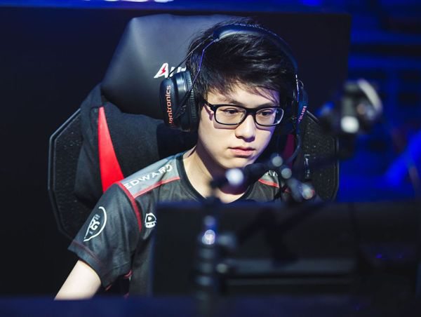 DFM血洗CLG，Meiko线上压制力十足峡谷大战小组赛，锁定晋级资格