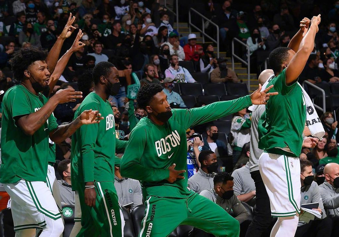 开云体育中国-上海队轻取湖人，塔图姆关键制胜的简单介绍